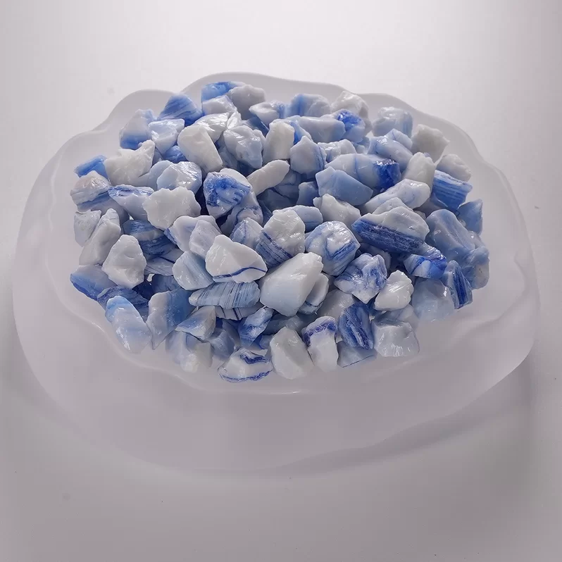 テラゾー用のカラフルなガラス砂