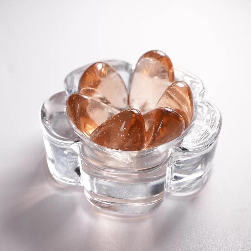 接着石や装飾に使用される色ガラスビーズ